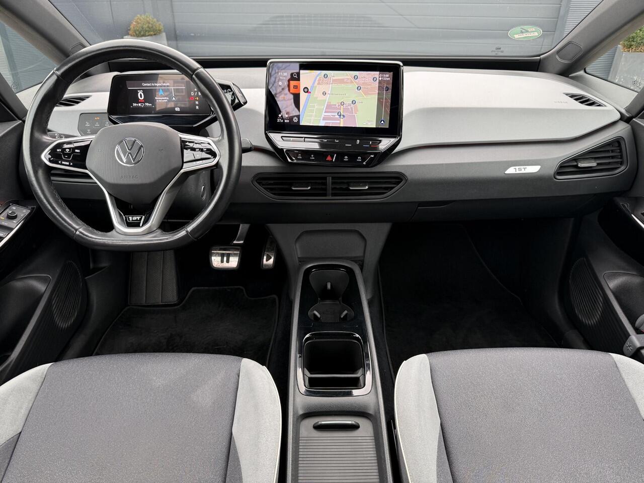 Volkswagen ID.3 First Plus 58 kWh Navi,Camera,Pdc V+A,Stoelverwarming,Lm velgen,N.A.P,Apk tot 11-2026