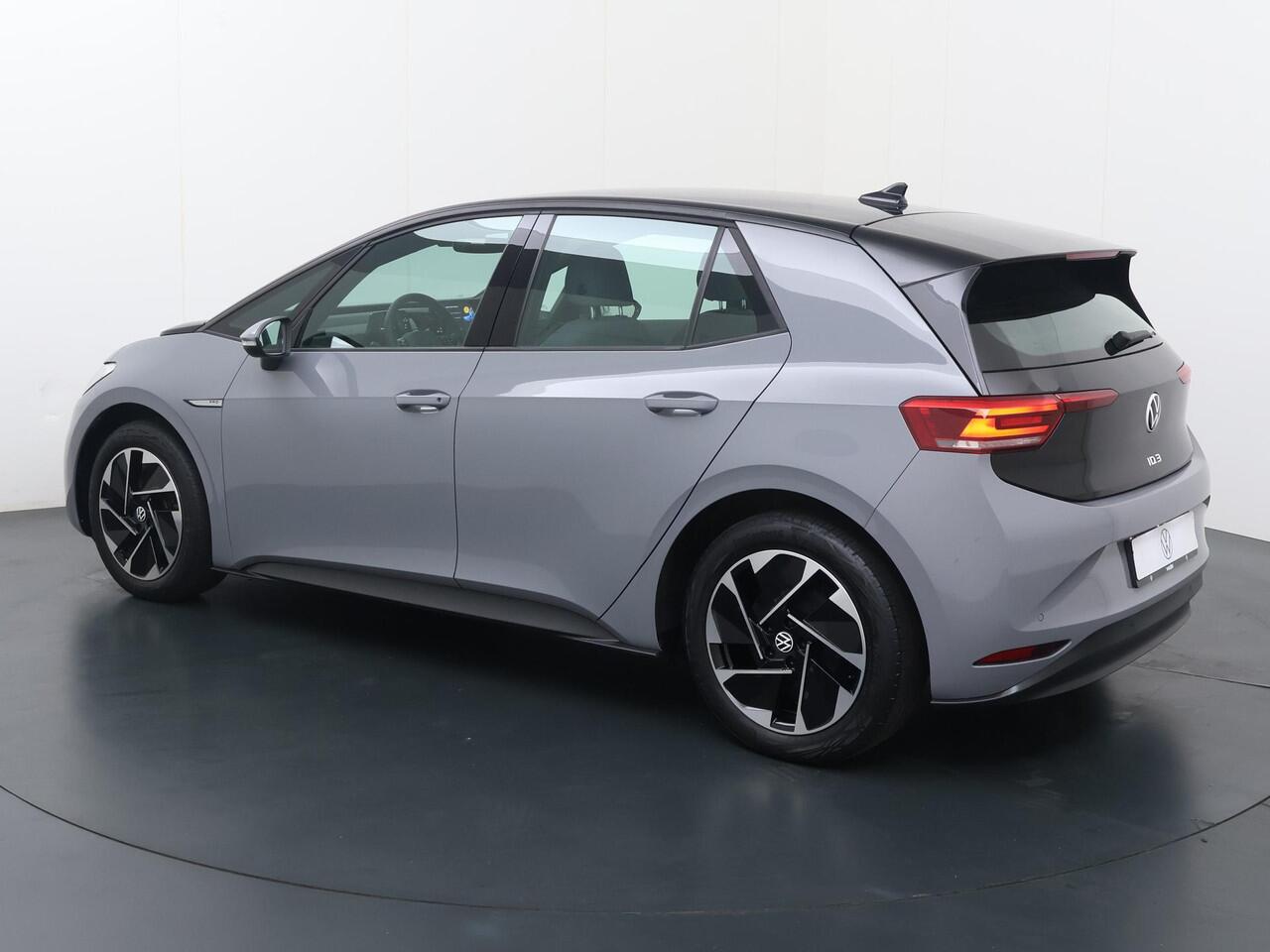 Volkswagen ID.3 Life 58 kWh | 204 PK | Navigatiesysteem | Parkeersensoren | Verwarmde voorstoelen |