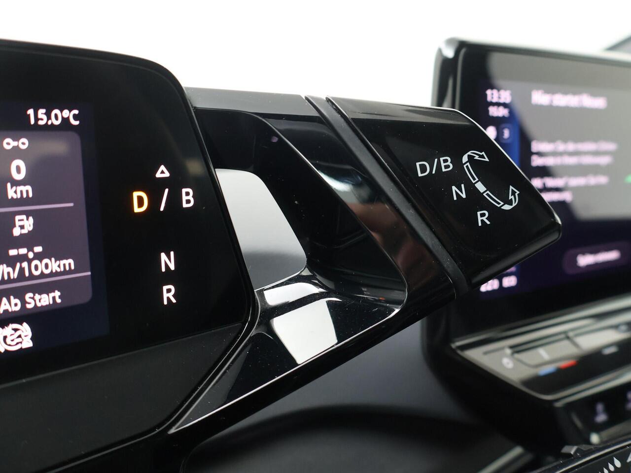 Volkswagen ID.3 Life 58 kWh | 204 PK | Navigatiesysteem | Parkeersensoren | Verwarmde voorstoelen |