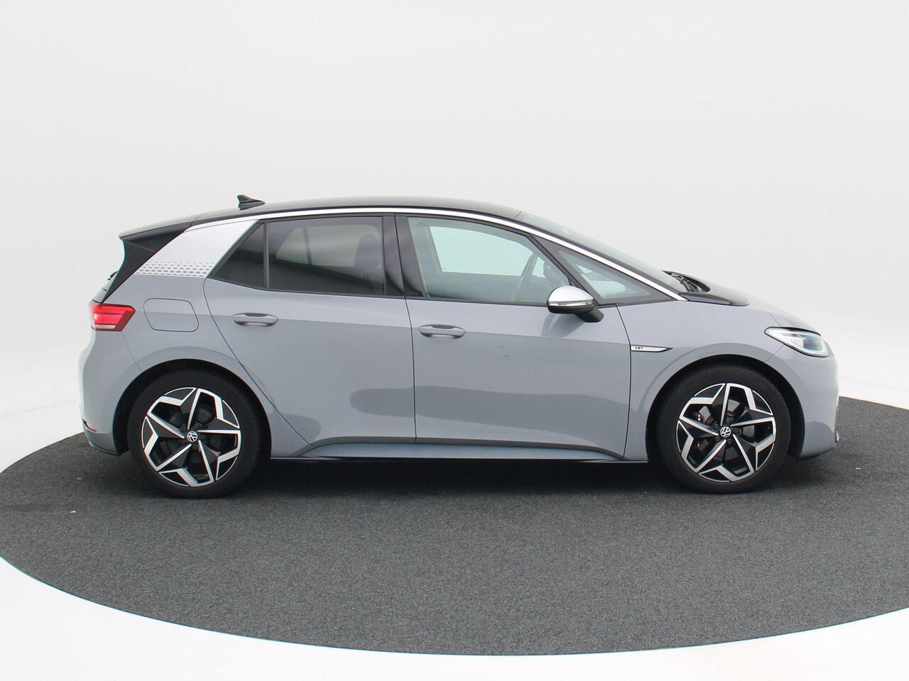 Volkswagen ID.3 First Plus 58 kWh 204 Pk Automaat | Cruise Control | Climate Control | Stoelverwarming | Stoelverwarming | Navigatie | Camera | Carplay | 19 inch | 66.488 Km!!