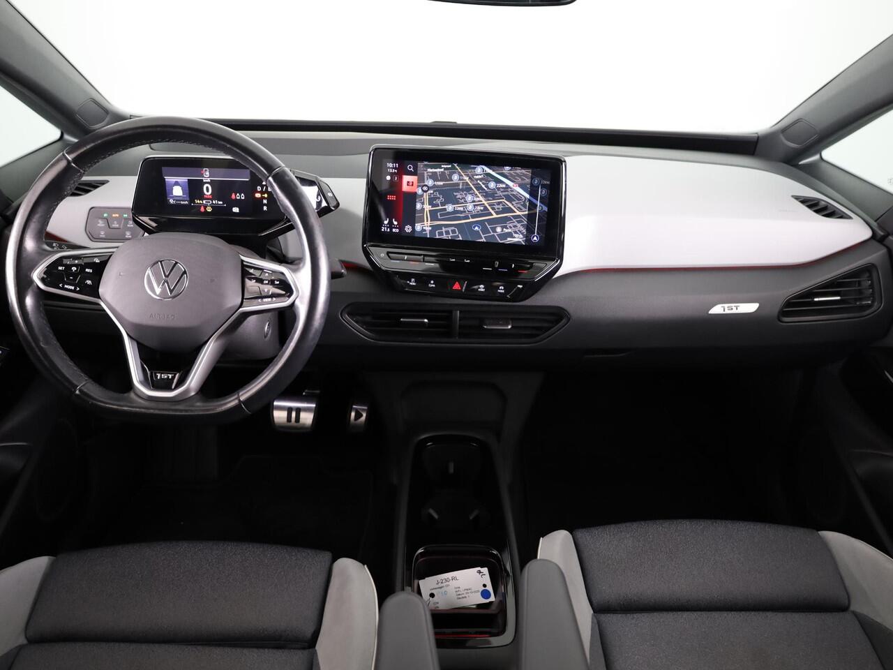 Volkswagen ID.3 First Max 58 kWh 204 pk | Navigatie | Panoramadak | Parkeersensoren | Achteruitrijcamera | Matrix LED koplampen | Stoelverwarming |