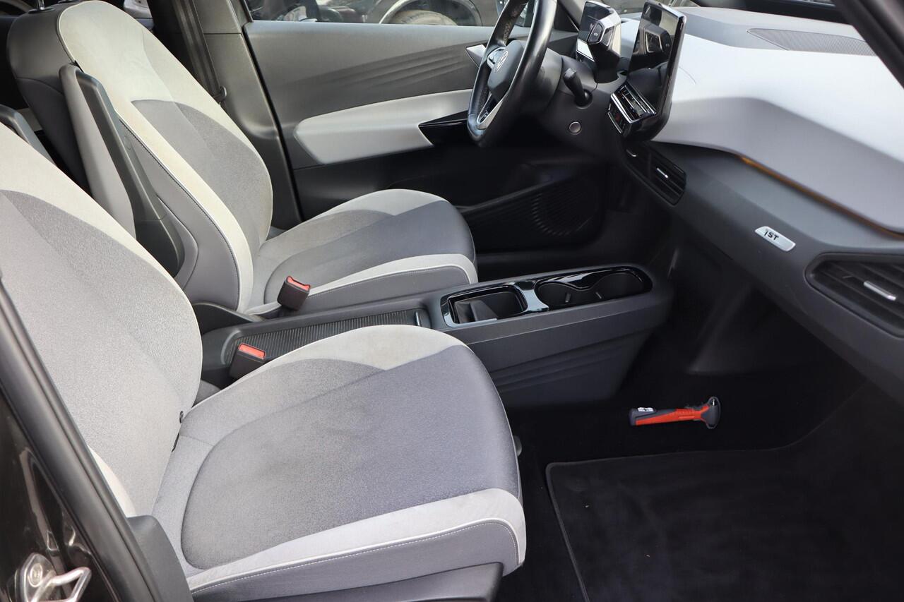 Volkswagen ID.3 First Plus 58 kWh (BTW Auto), 92,3% SOH, Climate control, Camera, Trekhaak, Adaptieve cruise control, BTW Auto