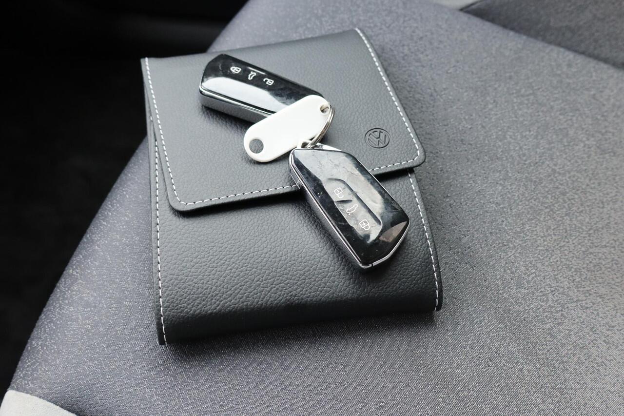 Volkswagen ID.3 First Plus 58 kWh (BTW Auto), 92,3% SOH, Climate control, Camera, Trekhaak, Adaptieve cruise control, BTW Auto