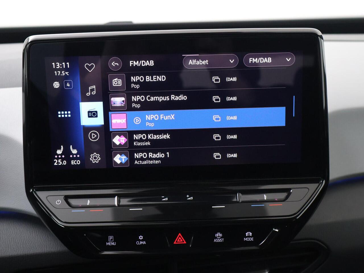 Volkswagen ID.3 First Plus 58 kWh | 204 PK | SoH 88% | Trekhaak | Lederen bekleding | Matrix LED koplampen | Adaptive cruise control |