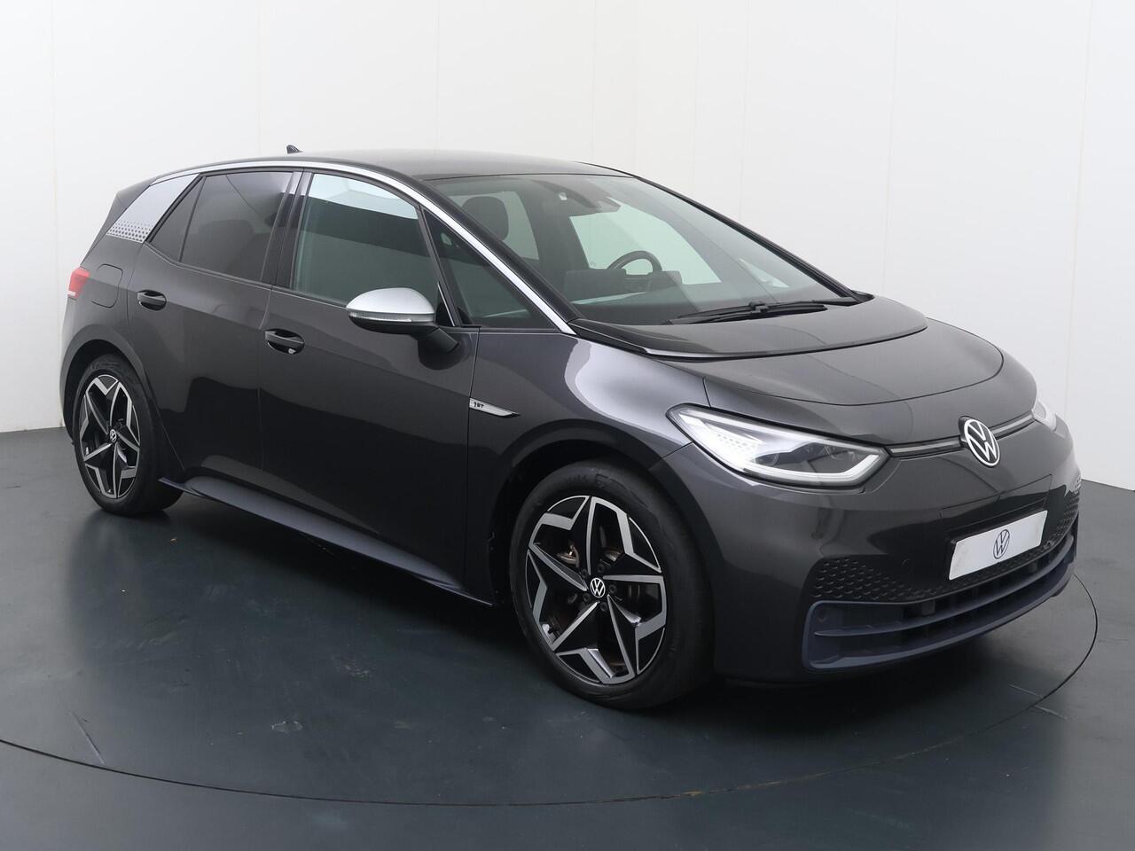 Volkswagen ID.3 First Plus 58 kWh | 204 PK | SoH 88% | Trekhaak | Lederen bekleding | Matrix LED koplampen | Adaptive cruise control |