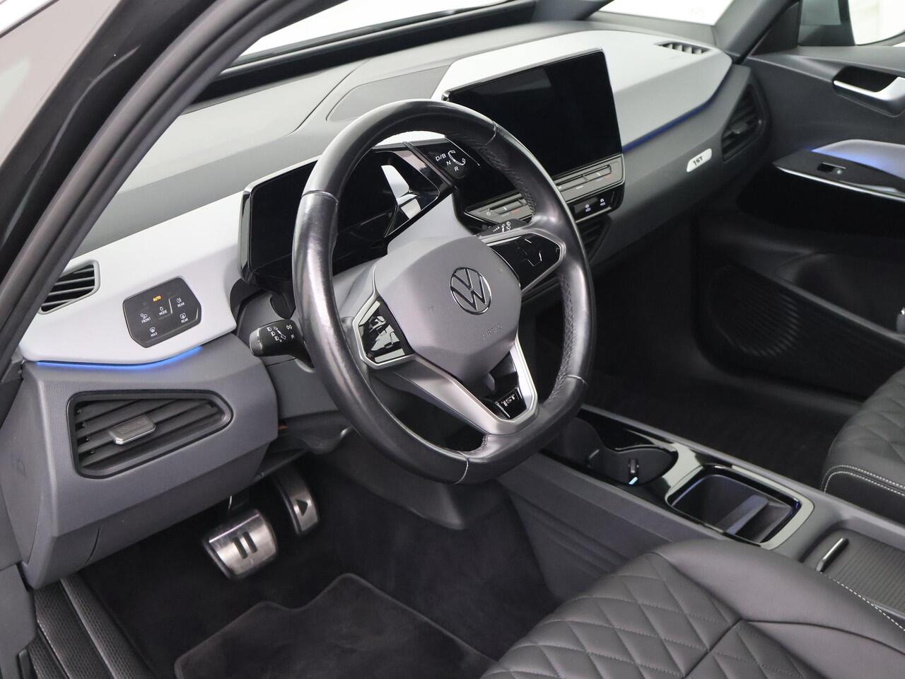 Volkswagen ID.3 First Plus 58 kWh | 204 PK | SoH 88% | Trekhaak | Lederen bekleding | Matrix LED koplampen | Adaptive cruise control |