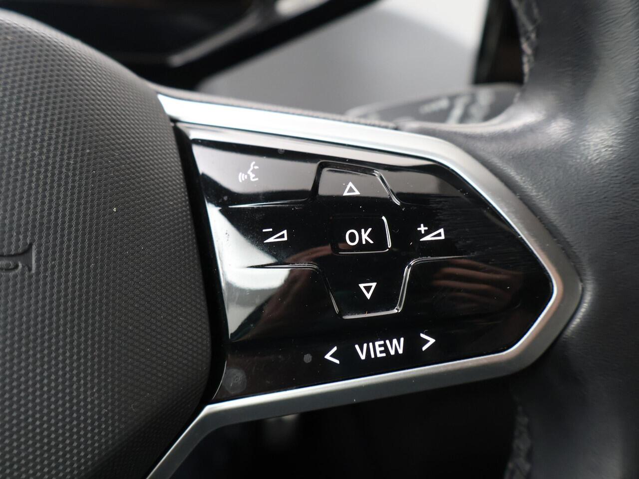 Volkswagen ID.3 First Plus 58 kWh | 204 PK | Climate control | Matrix LED koplampen | Apple Carplay/Android Auto | 19" LM velgen |