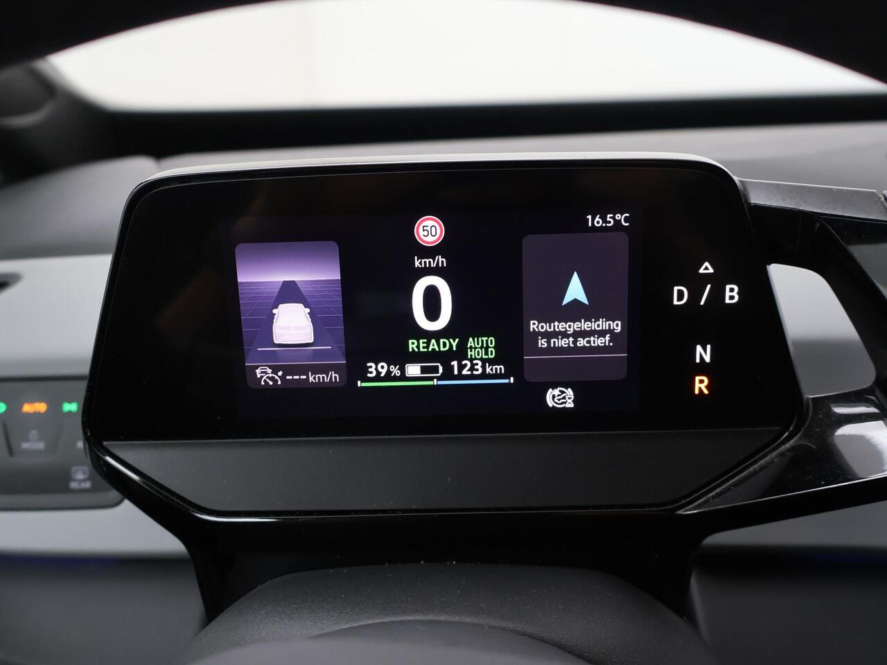 Volkswagen ID.3 Business 58 kWh | 204 PK | Matrix LED koplampen | Adaptive cruise control | Verwarmde voorstoelen | Apple Carplay/Android Auto |