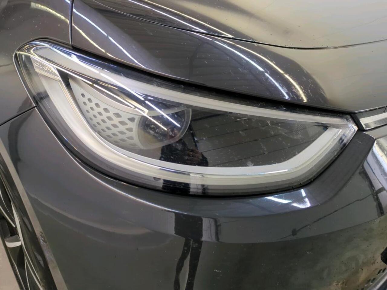 Volkswagen ID.3 First Plus 58 kWh Airco ECC Navi Carplay PDC VA+ Camera Adaptive Cruise Control 19" LM Velgen LED Matrix