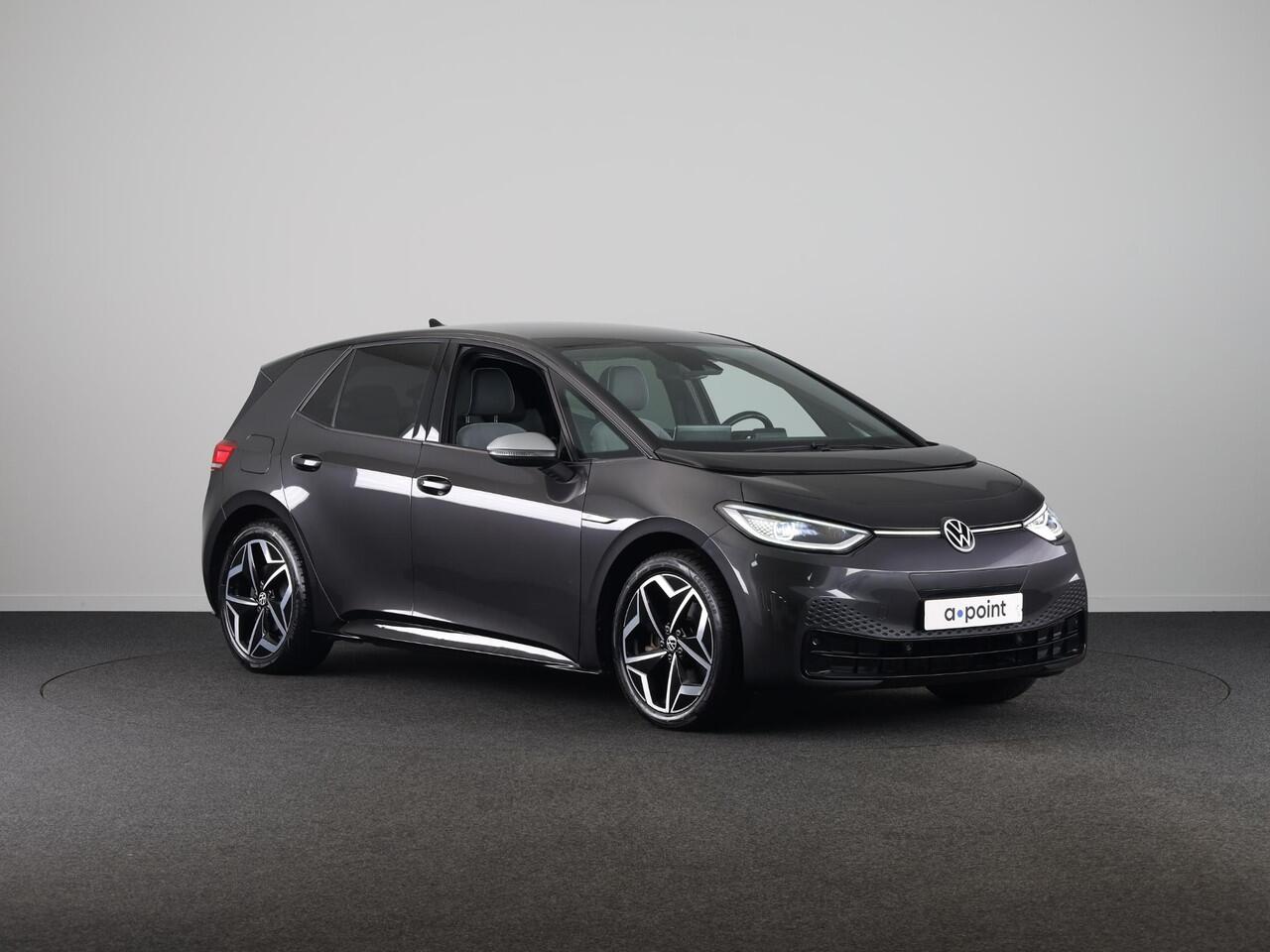 Volkswagen ID.3 First Plus 58 kWh 204 pk | Navigatie | Trekhaak (afneembaar) | Parkeersensoren | Achteruitrijcamera | Stoelverwarming |