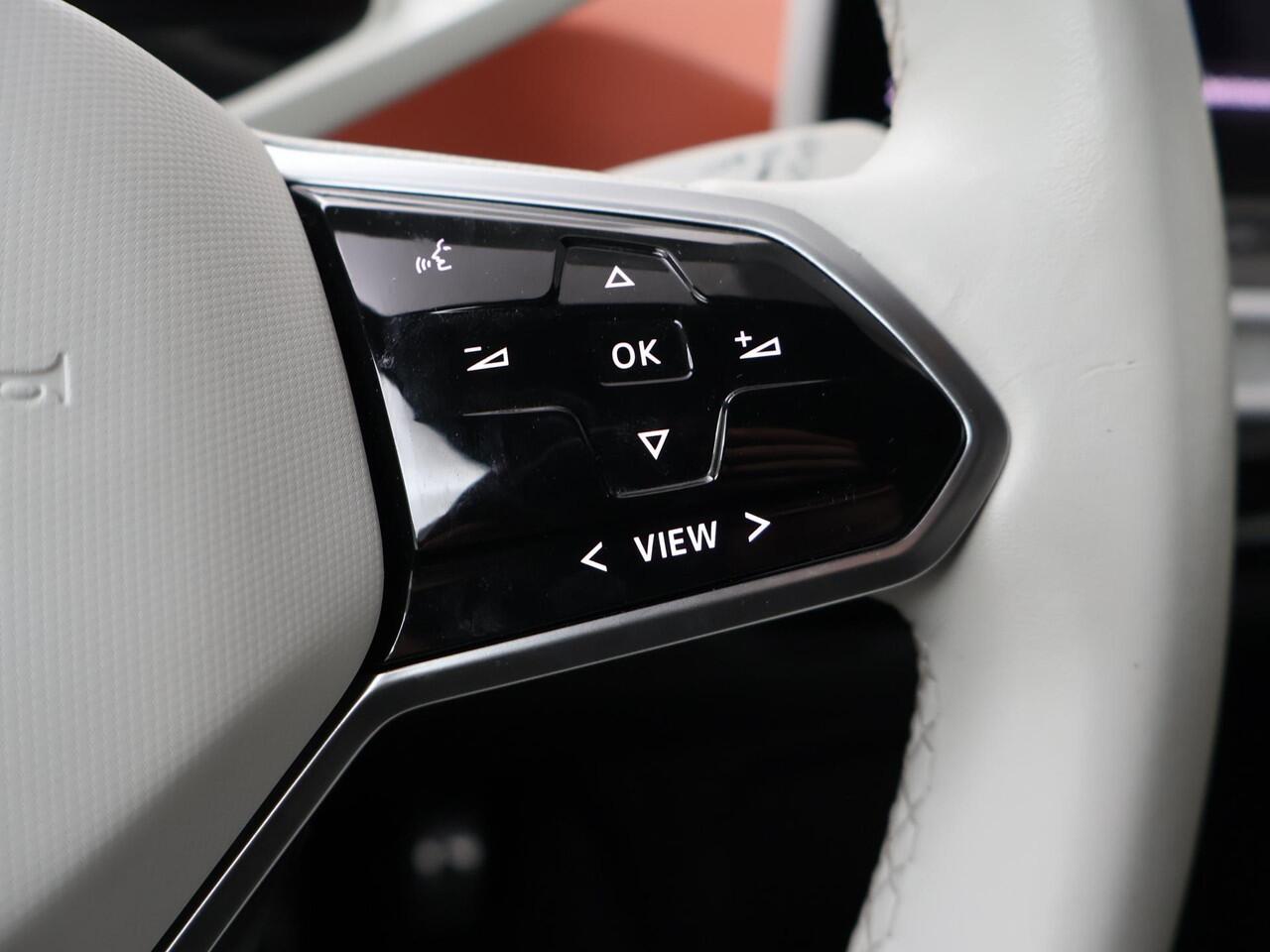 Volkswagen ID.3 First Plus 58 kWh | 204 PK | Automaat | SoH 91% | Stoelverwarming | Afneembare trekhaak | LED Matrix | 20'' LM velgen |