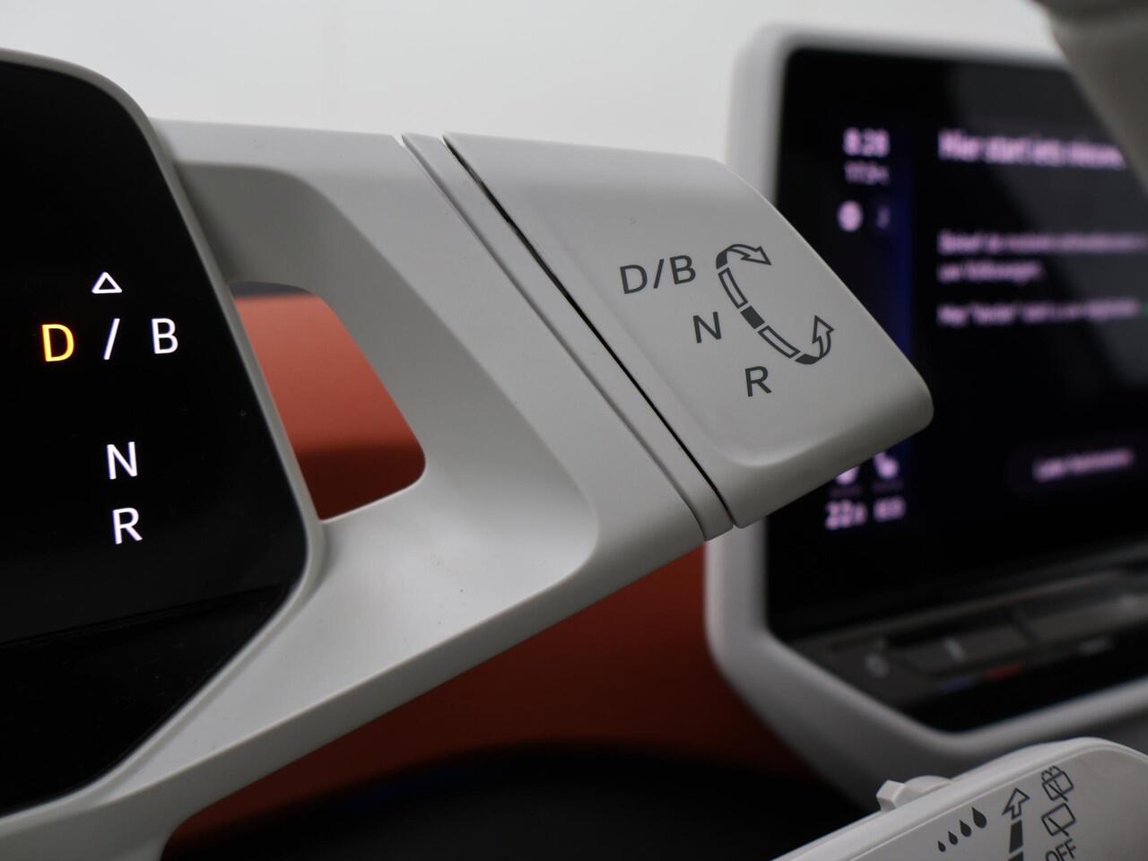 Volkswagen ID.3 First Plus 58 kWh | 204 PK | Automaat | SoH 91% | Stoelverwarming | Afneembare trekhaak | LED Matrix | 20'' LM velgen |