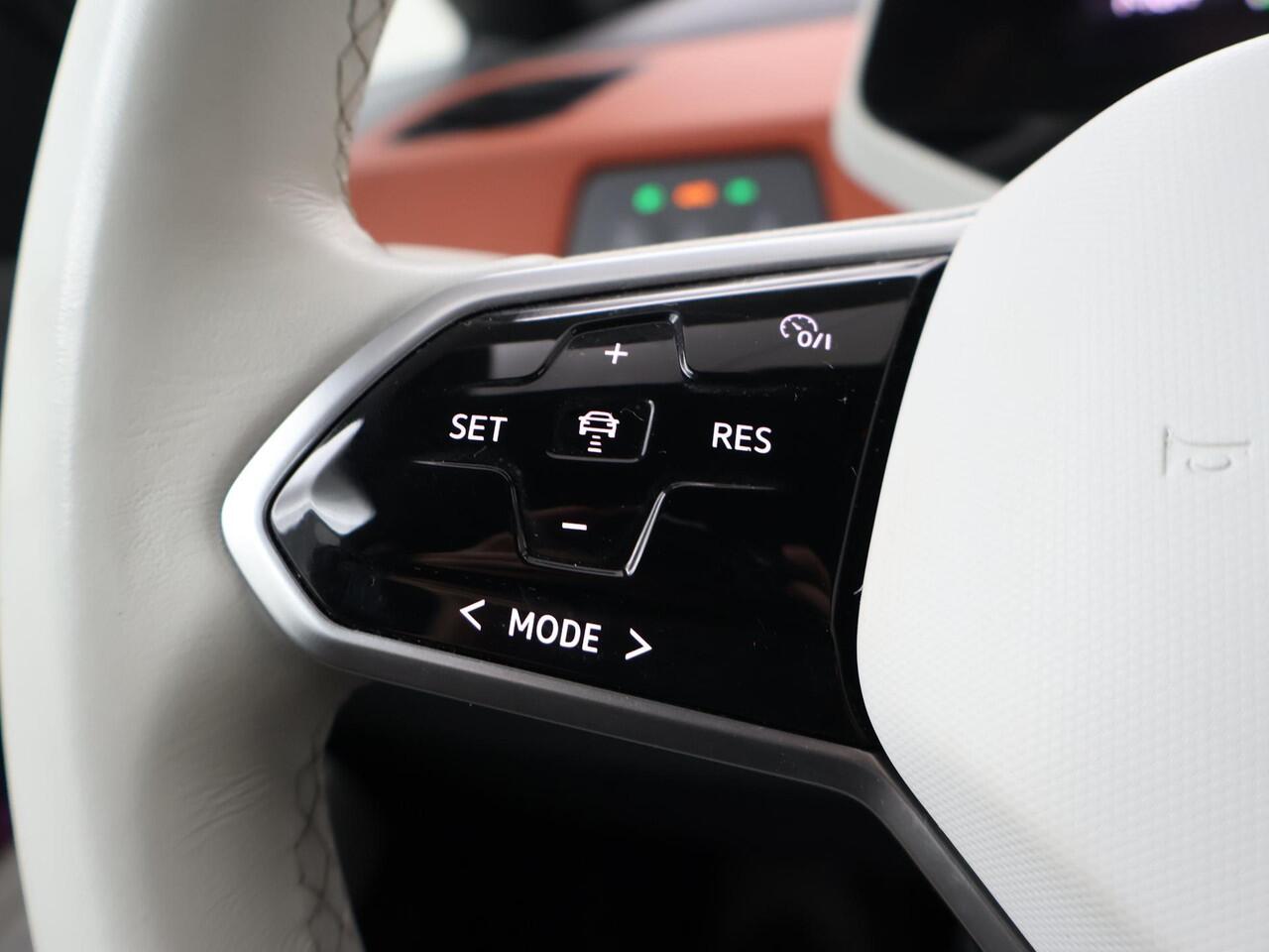 Volkswagen ID.3 First Plus 58 kWh | 204 PK | Automaat | SoH 91% | Stoelverwarming | Afneembare trekhaak | LED Matrix | 20'' LM velgen |