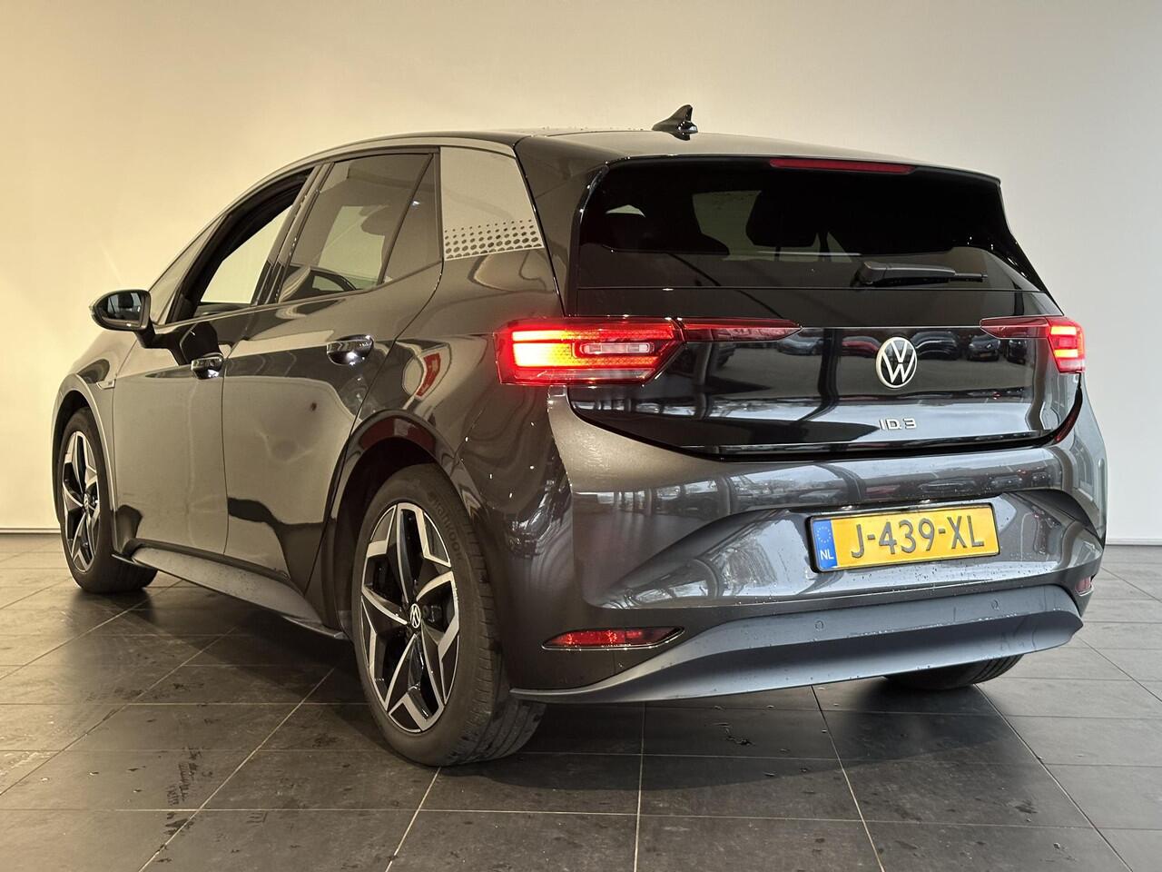 Volkswagen ID.3 First Plus 58 kWh SOH 94 % | NAVIGATIE | ACHTERUITRIJCAMERA | PARKEERSENSOREN VOOR-/ACHTER | APPLE CARPLAY/ANDROID AUTO