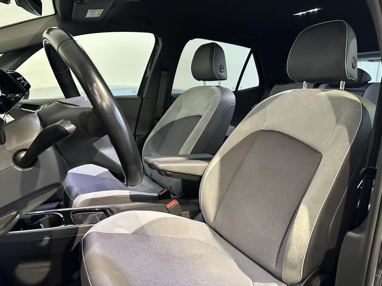 Volkswagen ID.3 First Plus 58 kWh SOH 94 % | NAVIGATIE | ACHTERUITRIJCAMERA | PARKEERSENSOREN VOOR-/ACHTER | APPLE CARPLAY/ANDROID AUTO