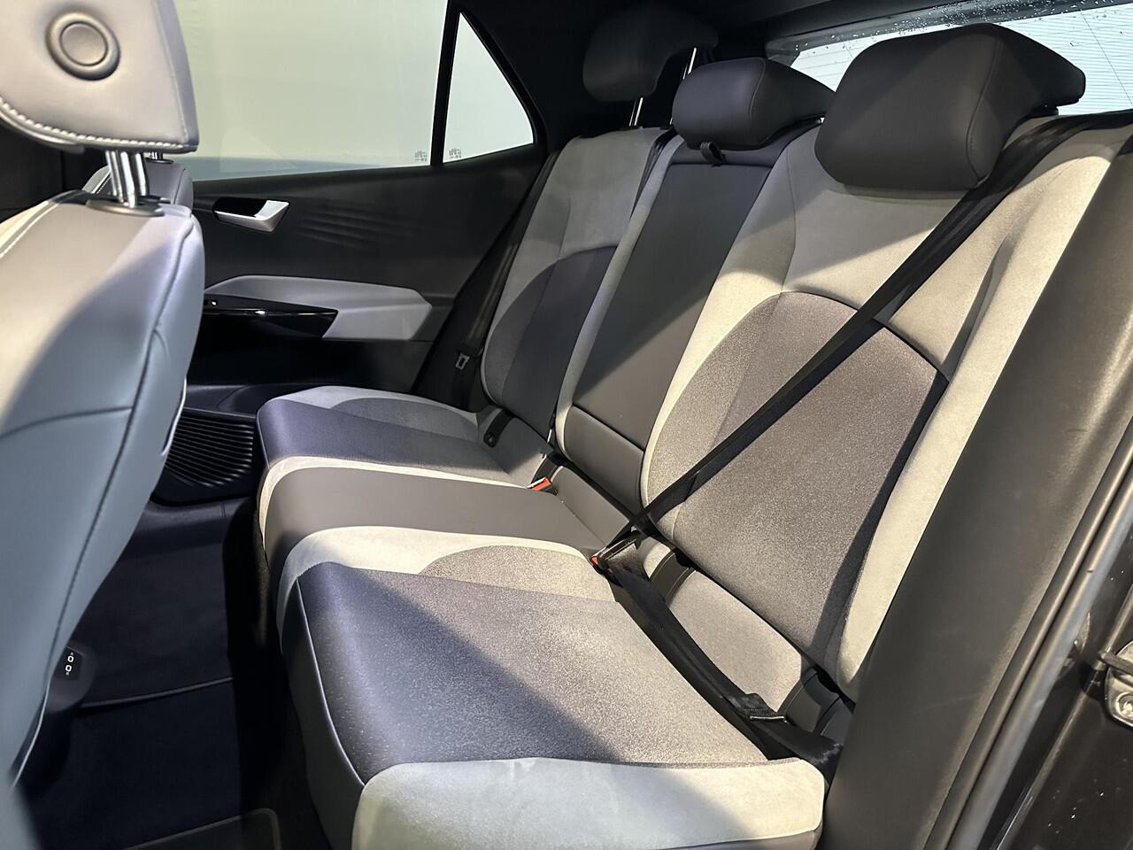 Volkswagen ID.3 First Plus 58 kWh SOH 94 % | NAVIGATIE | ACHTERUITRIJCAMERA | PARKEERSENSOREN VOOR-/ACHTER | APPLE CARPLAY/ANDROID AUTO