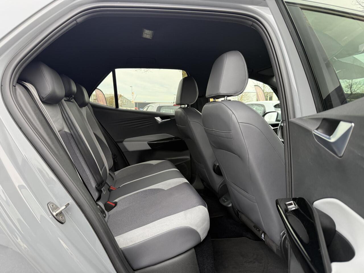 Volkswagen ID.3 First Plus 58 kWh Navi,Camera,Pdc V+A,Stoelverwarming,Lm velgen,N.A.P,Apk tot 11-2026
