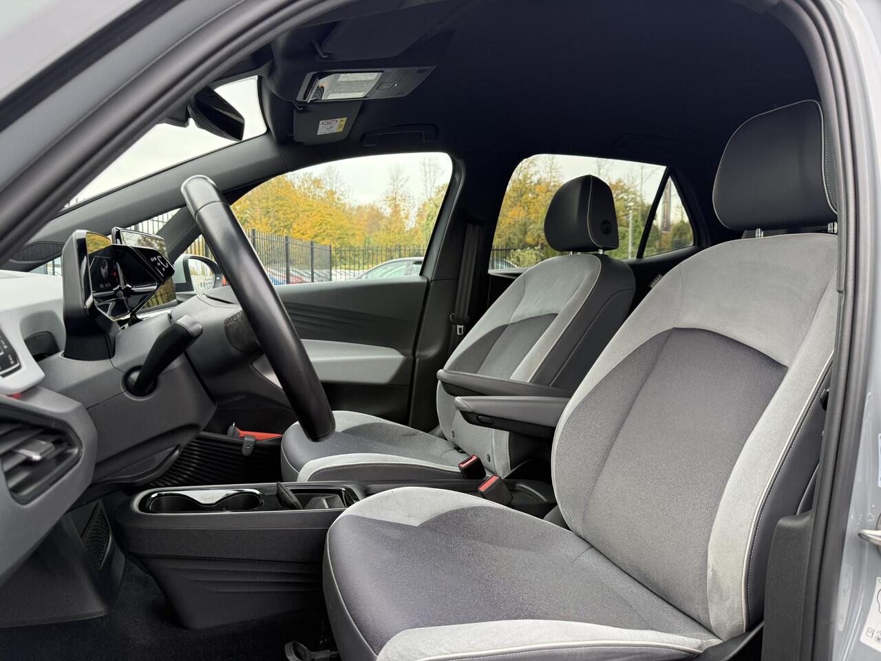 Volkswagen ID.3 First Plus 58 kWh Navi,Camera,Pdc V+A,Stoelverwarming,Lm velgen,N.A.P,Apk tot 11-2026