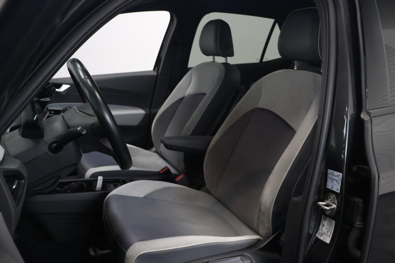 Volkswagen ID.3 First Plus 58 kWh | Matrix | Navigatie | Camera