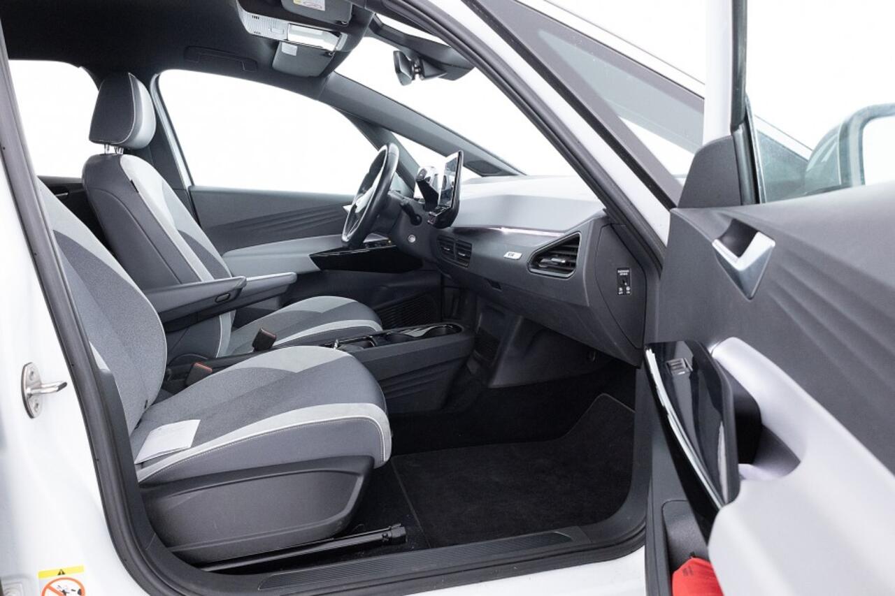 Volkswagen ID.3 First Plus 58 kWh | Full LED | NAVI *SOH91%* ? 1e Eigenaar