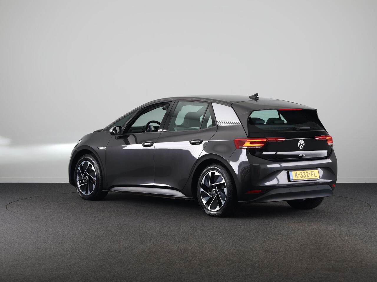 Volkswagen ID.3 First 58 kWh 204 PK | Navigatie | Parkeersensoren | Stoelverwarming | Apple car play / android auto