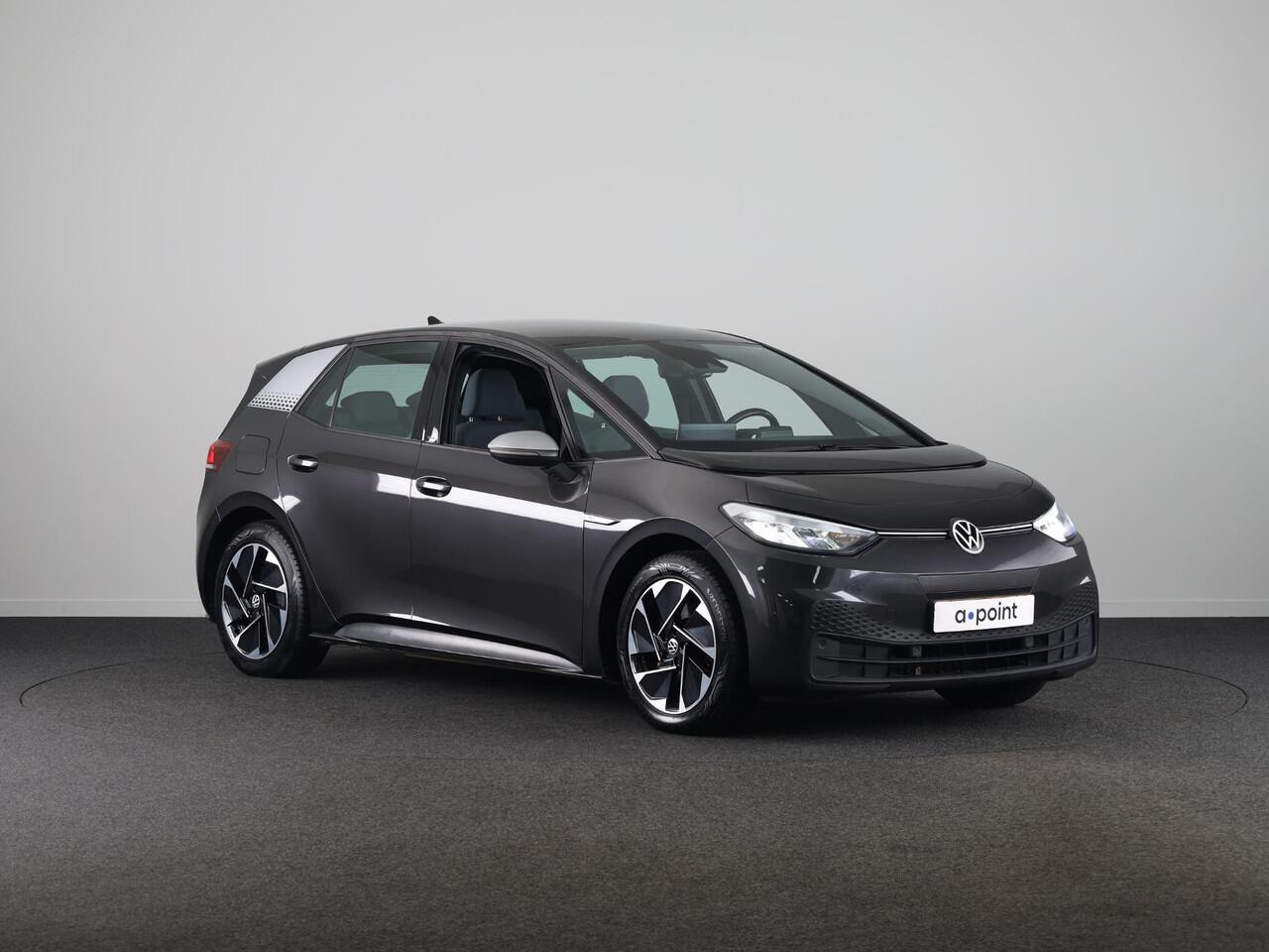 Volkswagen ID.3 First 58 kWh 204 PK | Navigatie | Parkeersensoren | Stoelverwarming | Apple car play / android auto
