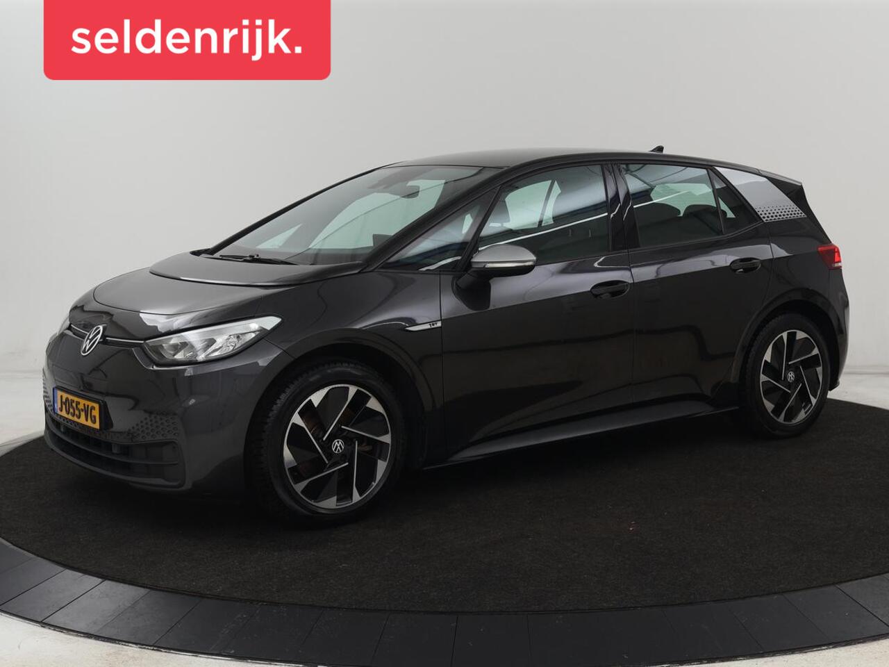 Volkswagen ID.3 First 58 kWh | Stoel & stuurverwarming | Adaptive cruise | Camera | Carplay | Navigatie | Full LED | Parkeerhulp | 18" lichtmetalen velgen