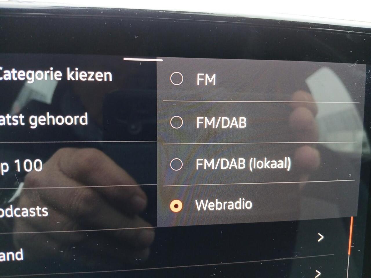 Volkswagen ID.3 Life 58 kWh | All-wheather | Navigatie | DAB | Stoelverwarming | 3 Fase | PDC v+a |