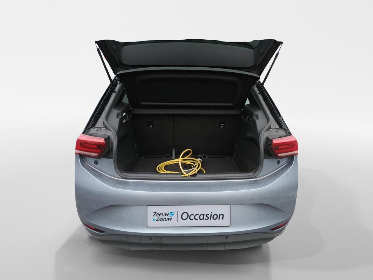 Volkswagen ID.3 Life 58 kWh | All-wheather | Navigatie | DAB | Stoelverwarming | 3 Fase | PDC v+a |