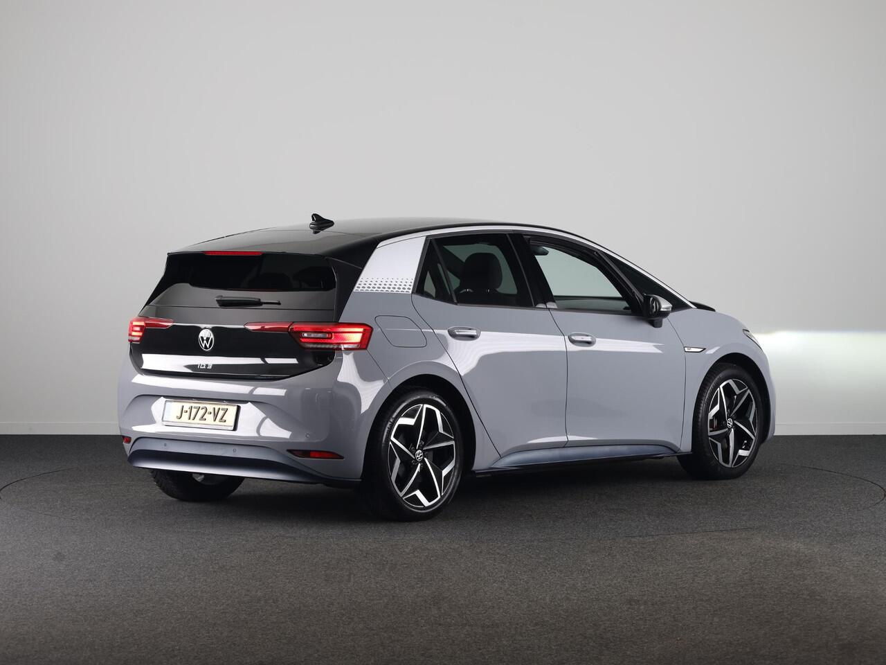 Volkswagen ID.3 First Plus 58 kWh | Navigatie | Parkeersensoren | Achteruitrijcamera | Stoelverwarming |