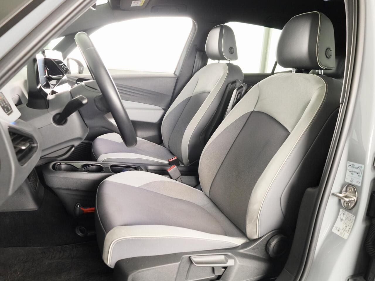 Volkswagen ID.3 First Plus 58 kWh | Navigatie | Parkeersensoren | Achteruitrijcamera | Stoelverwarming |