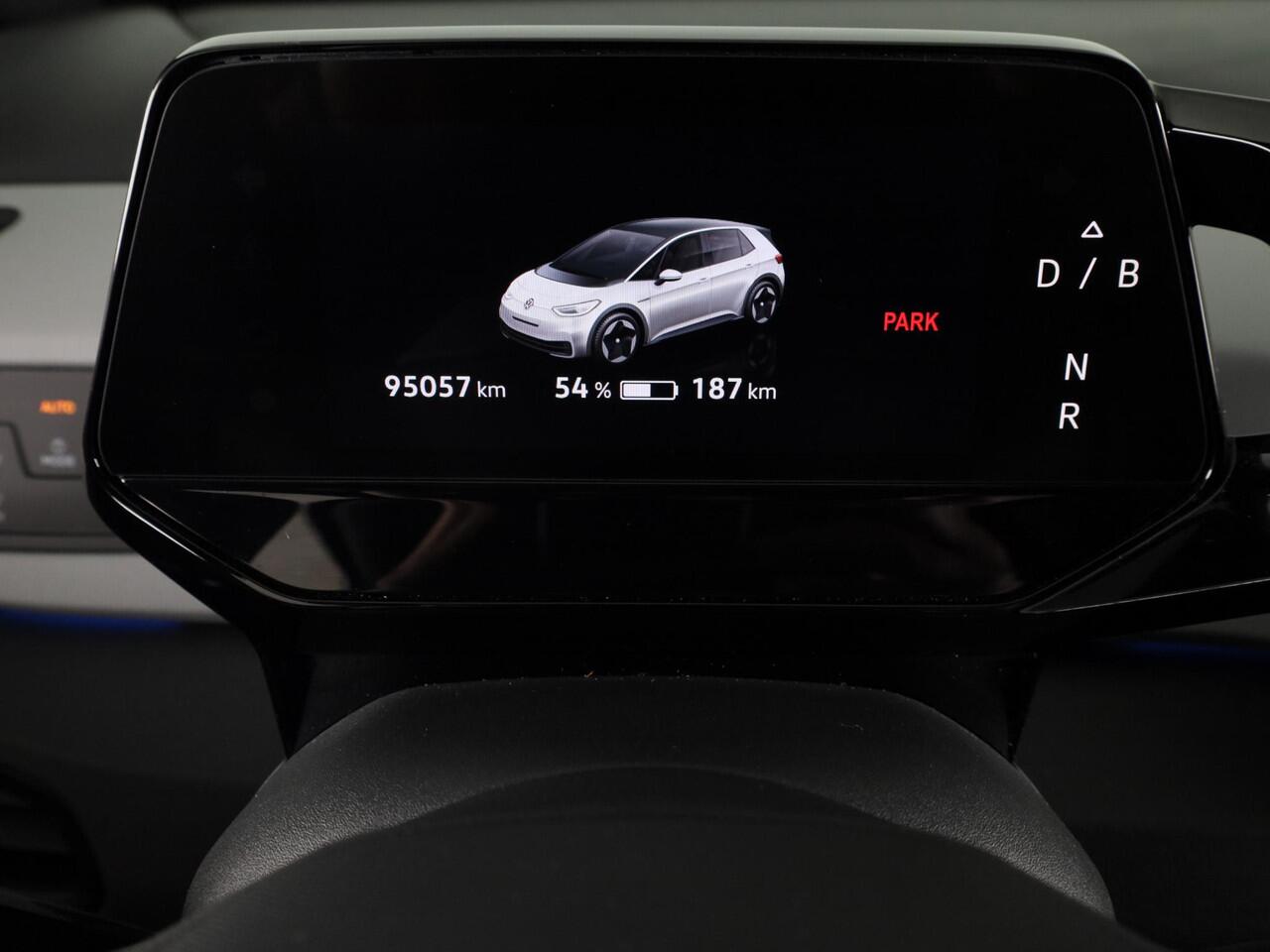 Volkswagen ID.3 First Plus 58 kWh 204pk | SoH 92% | Navigatie | Parkeersensoren | Camera | Led lampen