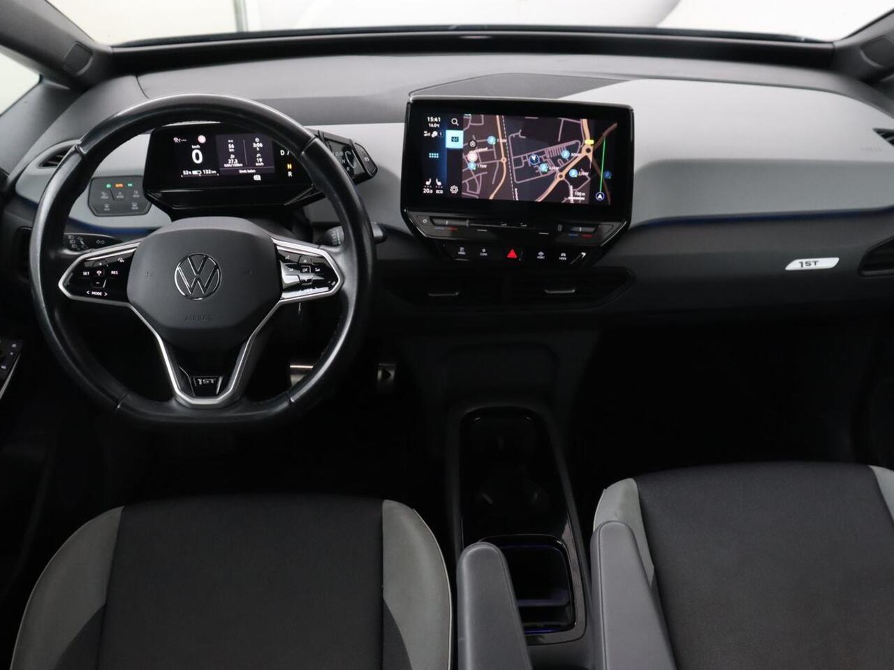 Volkswagen ID.3 First Plus 58 kWh | Stoelverwarming | Matrix LED | Adaptive cruise | Camera | Carplay | Keyless | Stuurverwarming | Navigatie | Parkeerhulp | Climate control