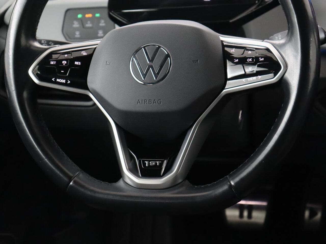 Volkswagen ID.3 First Plus 58 kWh | Stoelverwarming | Matrix LED | Adaptive cruise | Camera | Carplay | Keyless | Stuurverwarming | Navigatie | Parkeerhulp | Climate control