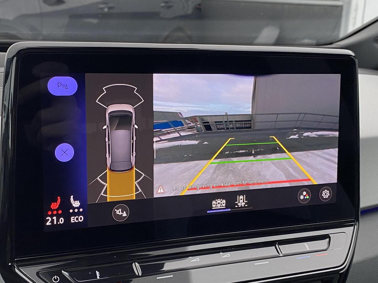 Volkswagen ID.3 First Max 58 kWh NL-Auto vol luxe, Panoramadak, stoel- & stuurverawrming, voorstoelen met massagefunctie, HUD, parkeersensoren, navigatie, dodehoekdetectie
