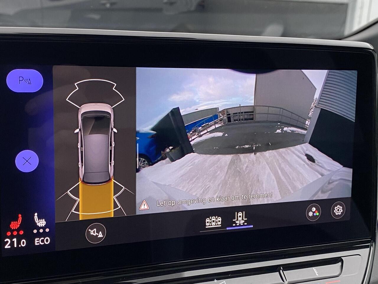 Volkswagen ID.3 First Max 58 kWh NL-Auto vol luxe, Panoramadak, stoel- & stuurverawrming, voorstoelen met massagefunctie, HUD, parkeersensoren, navigatie, dodehoekdetectie