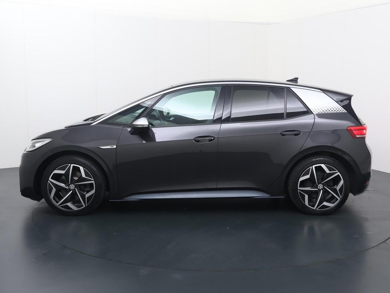 Volkswagen ID.3 First Plus 58 kWh | 204 PK | SoH 91% | Matrix LED koplampen | Achteruitrijcamera | Adaptive cruise control | Apple Carplay/Android Auto |