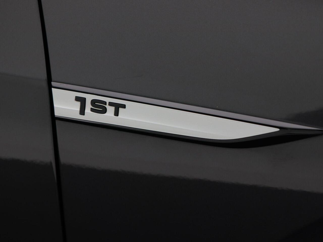 Volkswagen ID.3 First 58 kWh 204 Pk Automaat | Adaptive Cruise | Navigatiesysteem | Stoelverwarming | CarPlay | LED | 18 Inch