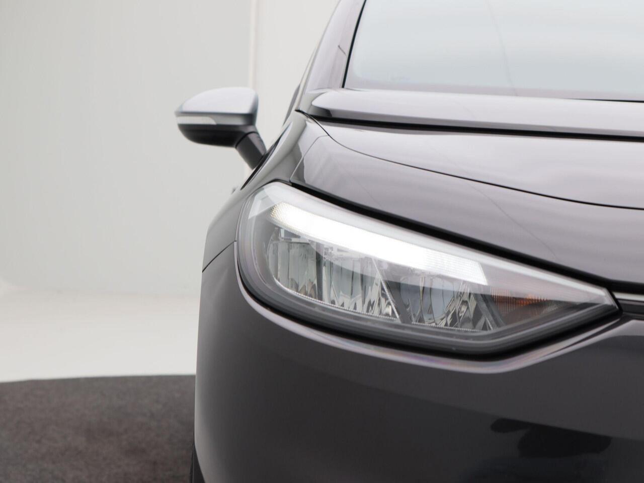 Volkswagen ID.3 First 58 kWh 204 Pk Automaat | Adaptive Cruise | Navigatiesysteem | Stoelverwarming | CarPlay | LED | 18 Inch