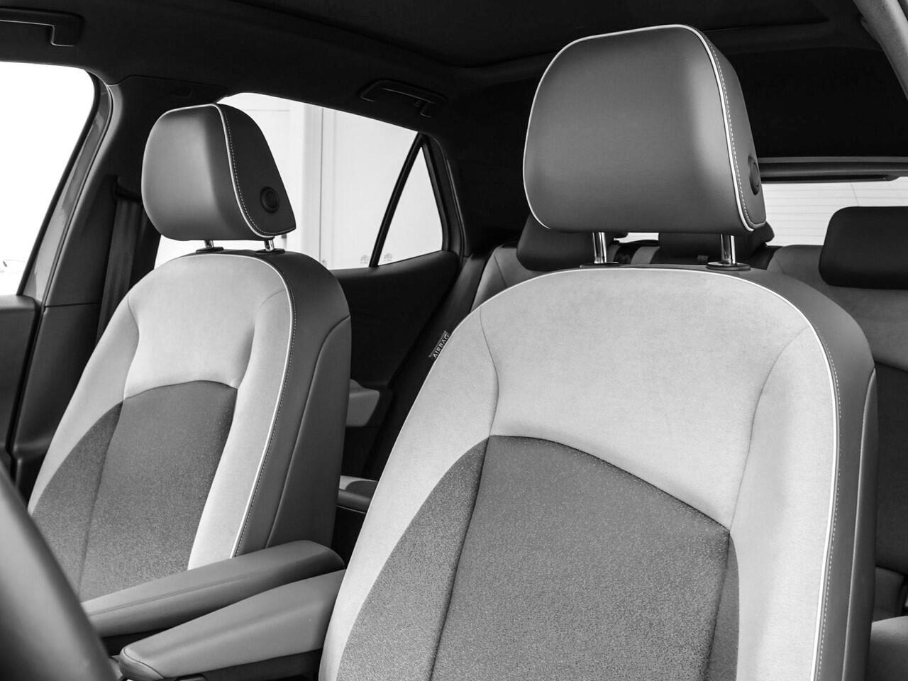 Volkswagen ID.3 First Max 204pk 58 kWh · Panoramadak · Camera · Apple/Android Car Play · Dodehoek Detectie · 20'' Inch · Steunhaak ·