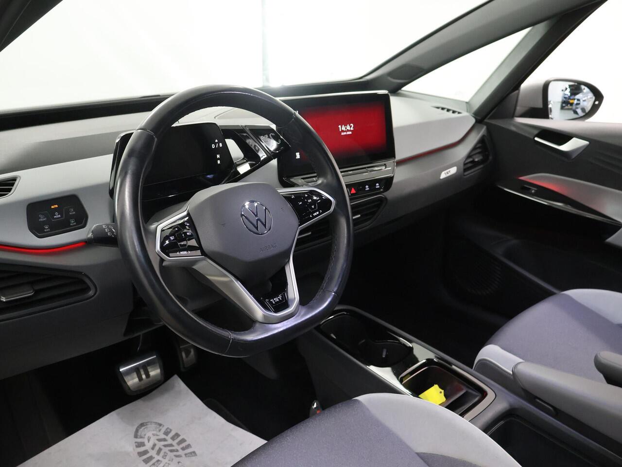 Volkswagen ID.3 First Plus 58 kWh | SOH 94,3% | Cruise Control Adaptief | Stoel/Stuurverwarming | Rijassistentie-Pakket | Navigatie | IQ Light | Apple Carplay/Android Auto | Parkeercamera |