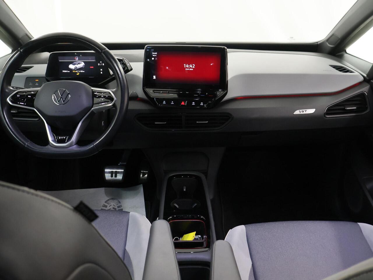 Volkswagen ID.3 First Plus 58 kWh | SOH 94,3% | Cruise Control Adaptief | Stoel/Stuurverwarming | Rijassistentie-Pakket | Navigatie | IQ Light | Apple Carplay/Android Auto | Parkeercamera |