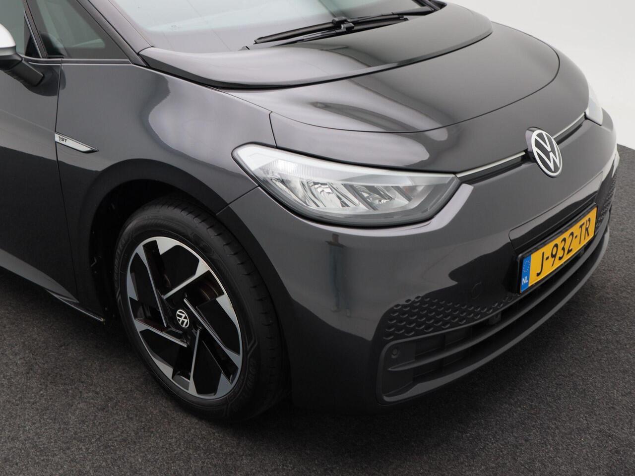 Volkswagen ID.3 First 58 kWh 204 Pk | Trekhaak Afneembaar | Adaptive Cruise | Virtual Cockpit | Stoelverwarming | LED | CarPlay | 18 Inch