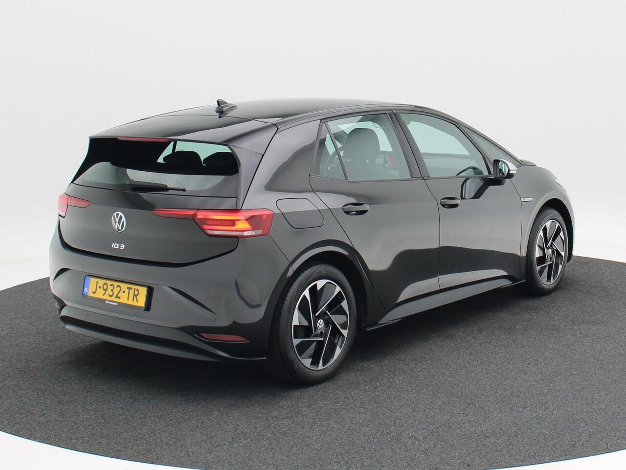 Volkswagen ID.3 First 58 kWh 204 Pk | Trekhaak Afneembaar | Adaptive Cruise | Virtual Cockpit | Stoelverwarming | LED | CarPlay | 18 Inch