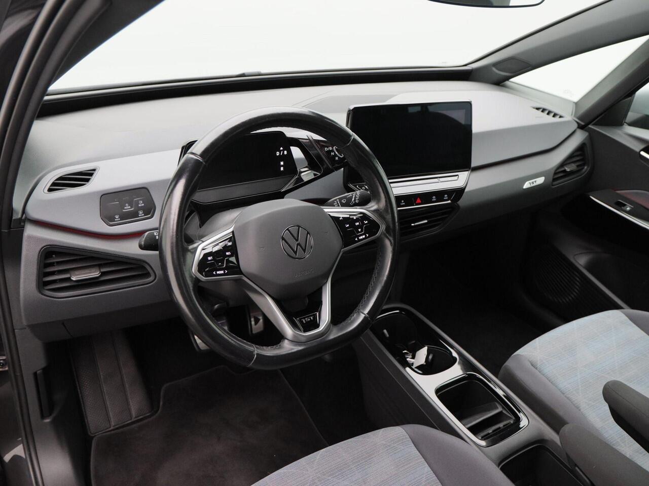 Volkswagen ID.3 First 58 kWh 204 Pk | Trekhaak Afneembaar | Adaptive Cruise | Virtual Cockpit | Stoelverwarming | LED | CarPlay | 18 Inch