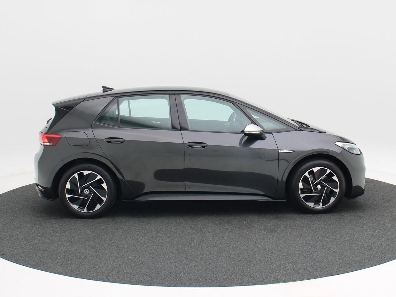 Volkswagen ID.3 First 58 kWh 204 Pk | Trekhaak Afneembaar | Adaptive Cruise | Virtual Cockpit | Stoelverwarming | LED | CarPlay | 18 Inch