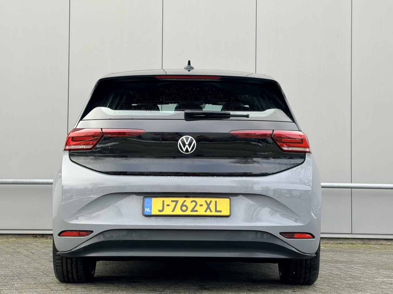 Volkswagen ID.3 First 58 kWh - 92.3% accu - trekhaak - nap! -