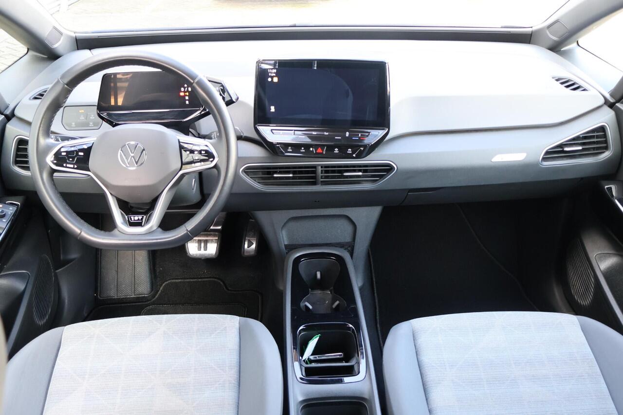 Volkswagen ID.3 First 58 kWh 1e Eigenaar | Volledig Onderh | BTW | NAP | SOH 95% | Winterpack | Navi | AF Trekhaak | Carplay | Bots | Ad Cruise | Climate | DAB | Hill-Hold | Keyless | Full Led | PDC