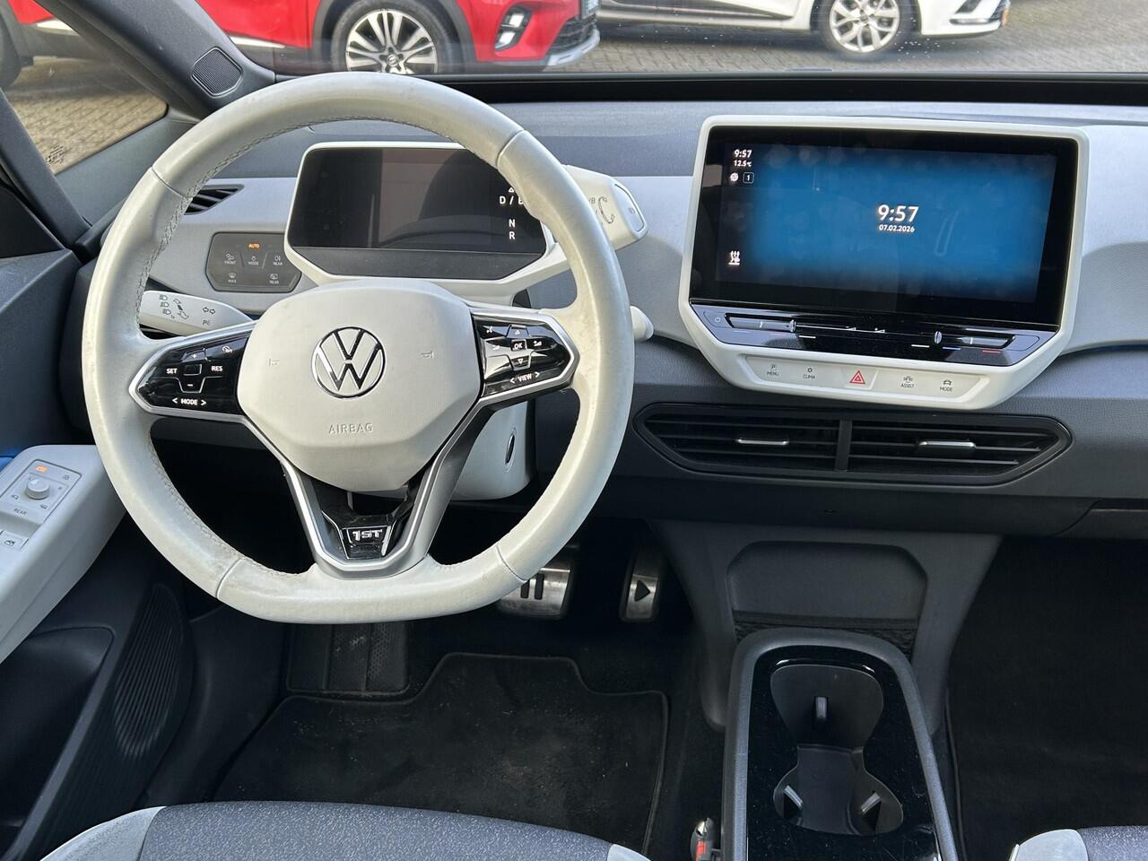 Volkswagen ID.3 First Plus 58 kWh | SoH 93% | Dealer Onderhouden | Winter Pack | Navi+Camera