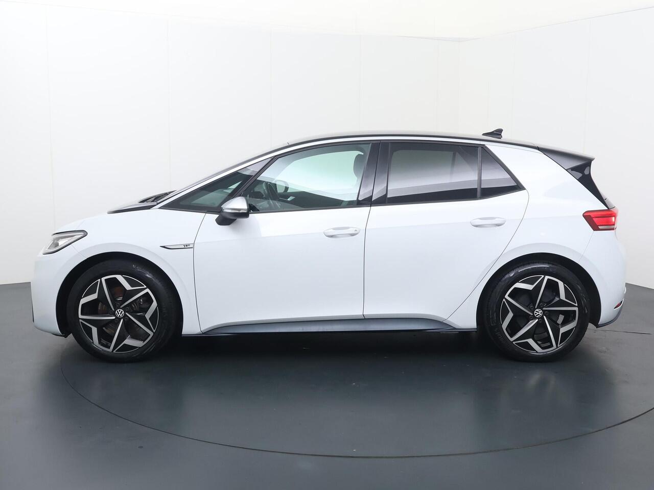 Volkswagen ID.3 First Plus 58 kWh | 204 PK | Adaptive cruise control | Navigatiesysteem | Matrix LED koplampen | Parkeersensoren |